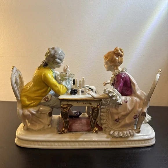 Vintage porcelain‎ lace decor  statue playing chess - Picture 8 of 13